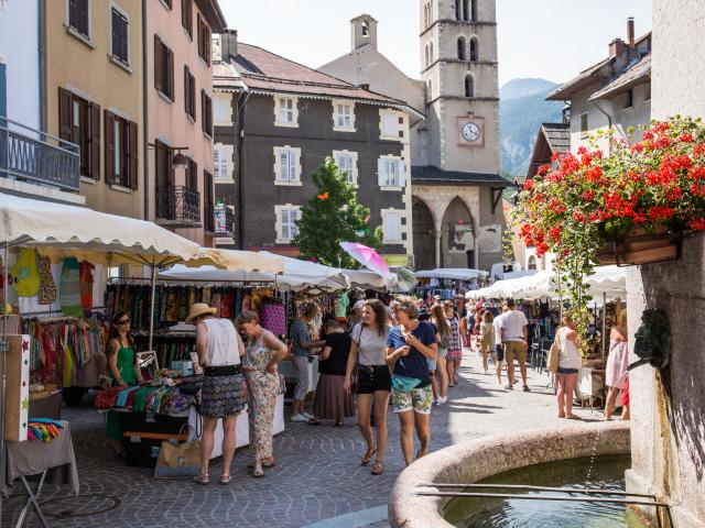 Guillestre Marché ©pema