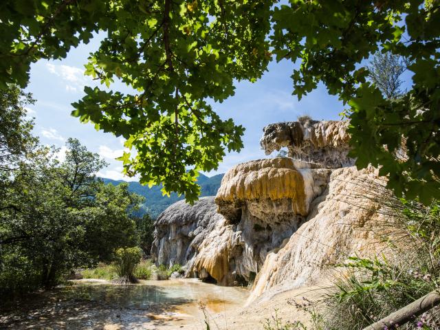 fontaine-petrifiante-ete-pema-copie.jpg