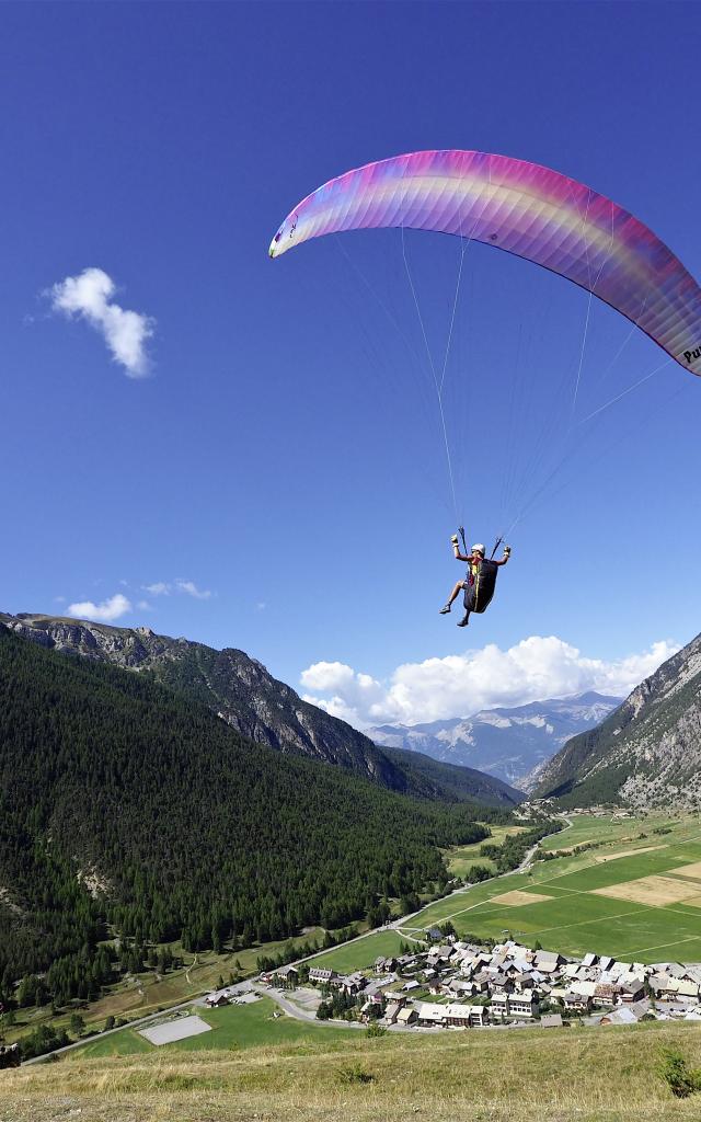 g-vallot-parapente-marion-fouque-ceillac-hd-6.jpg