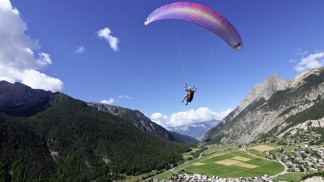 g-vallot-parapente-marion-fouque-ceillac-hd-6.jpg