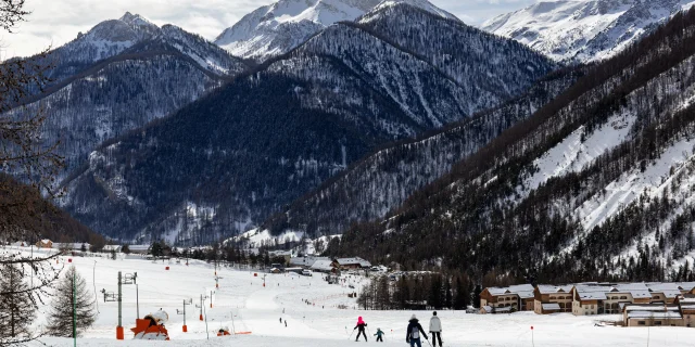 Ski Alpin Arvieux Bas De La Station Hd 8