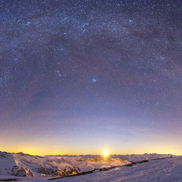 Coucher De Lune A L Observatoire De Saint Veran