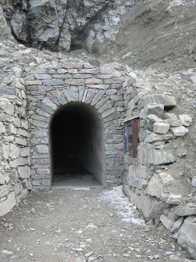 Tunnel De La Traversette