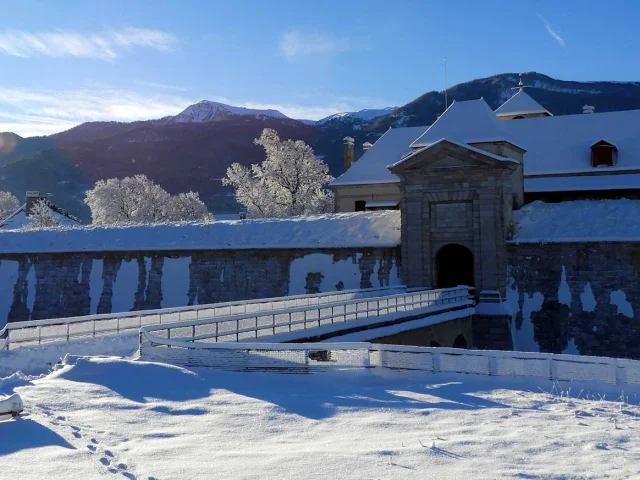 Mont Dauphin Hiver